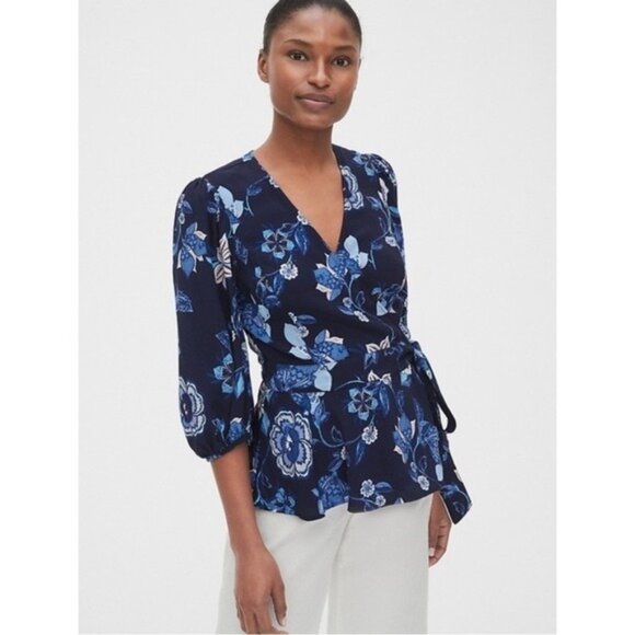 GAP Tops - Gap blue floral wrap blouse 3/4 v-neck peplum M